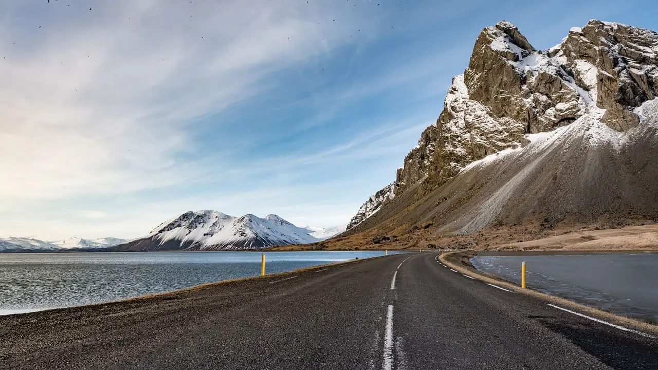 Islandia en barco con autocaravana